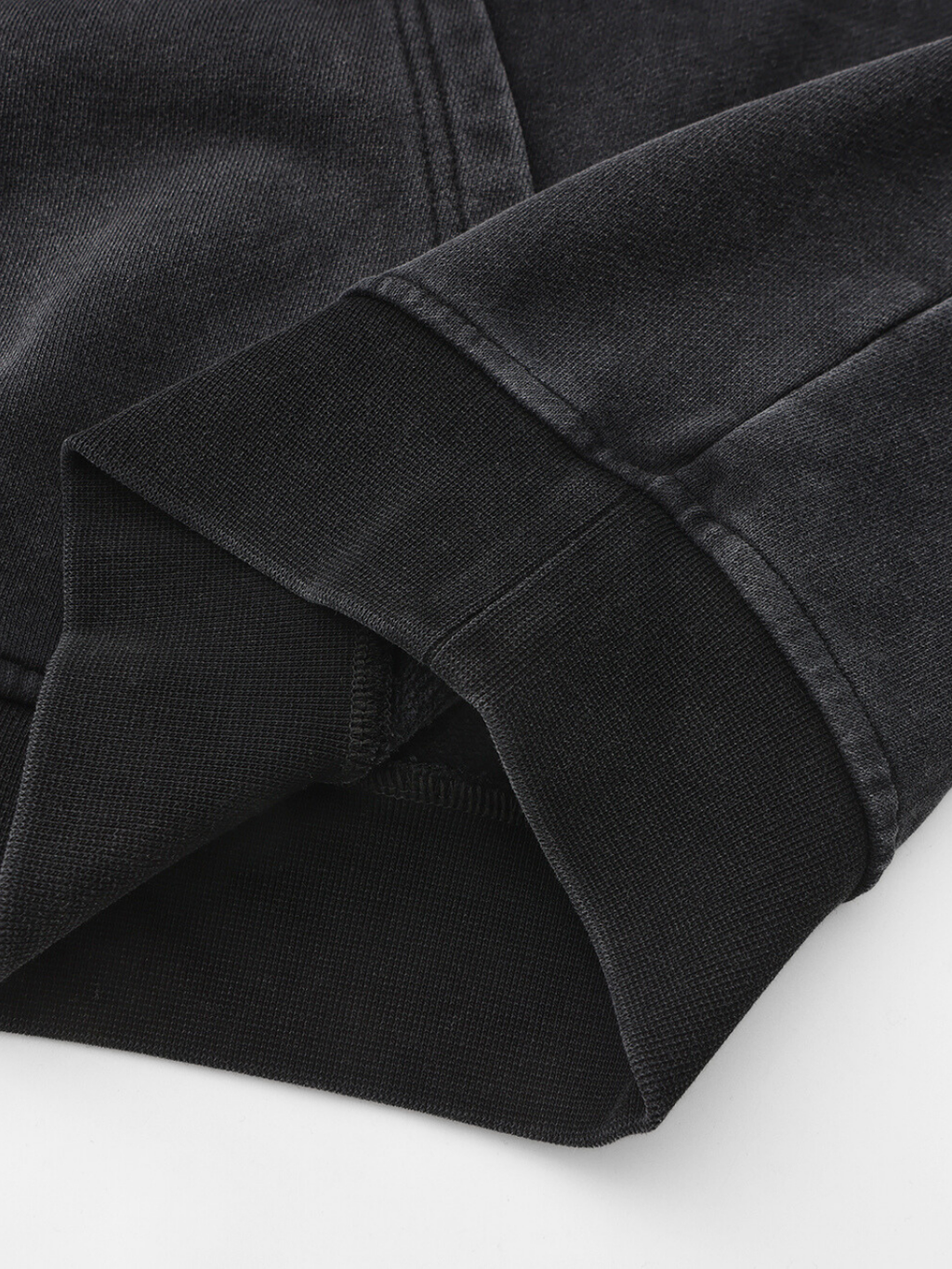 Sudadera Essential de Corte Boxy con Doble Cremallera – Negro Vintage