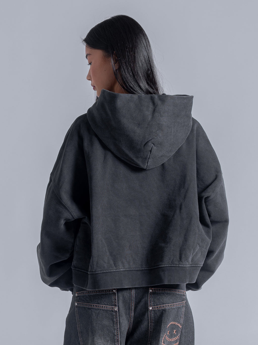 Sudadera Essential de Corte Boxy con Doble Cremallera – Negro Vintage