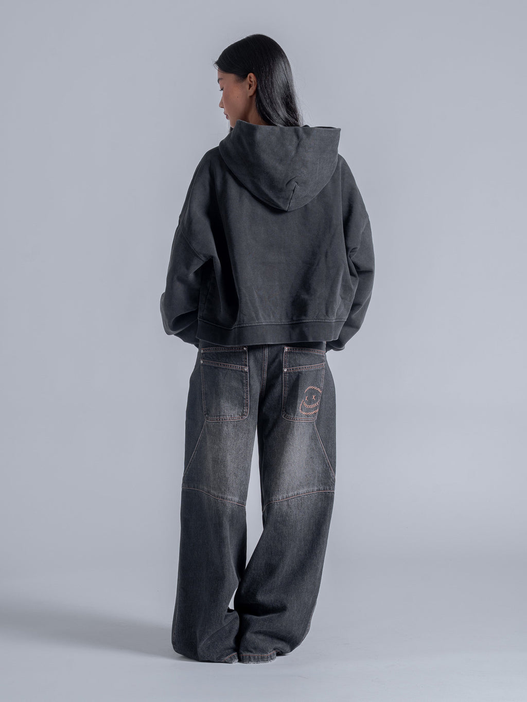 Sudadera Essential de Corte Boxy con Doble Cremallera – Negro Vintage
