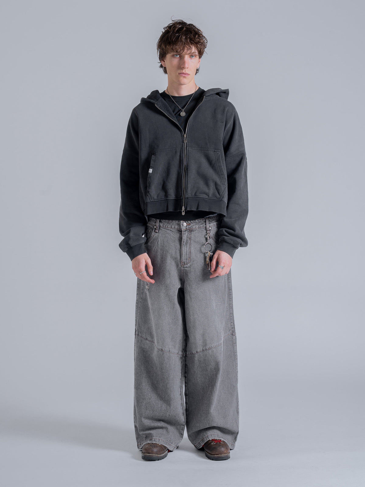 Sudadera Essential de Corte Boxy con Doble Cremallera – Negro Vintage