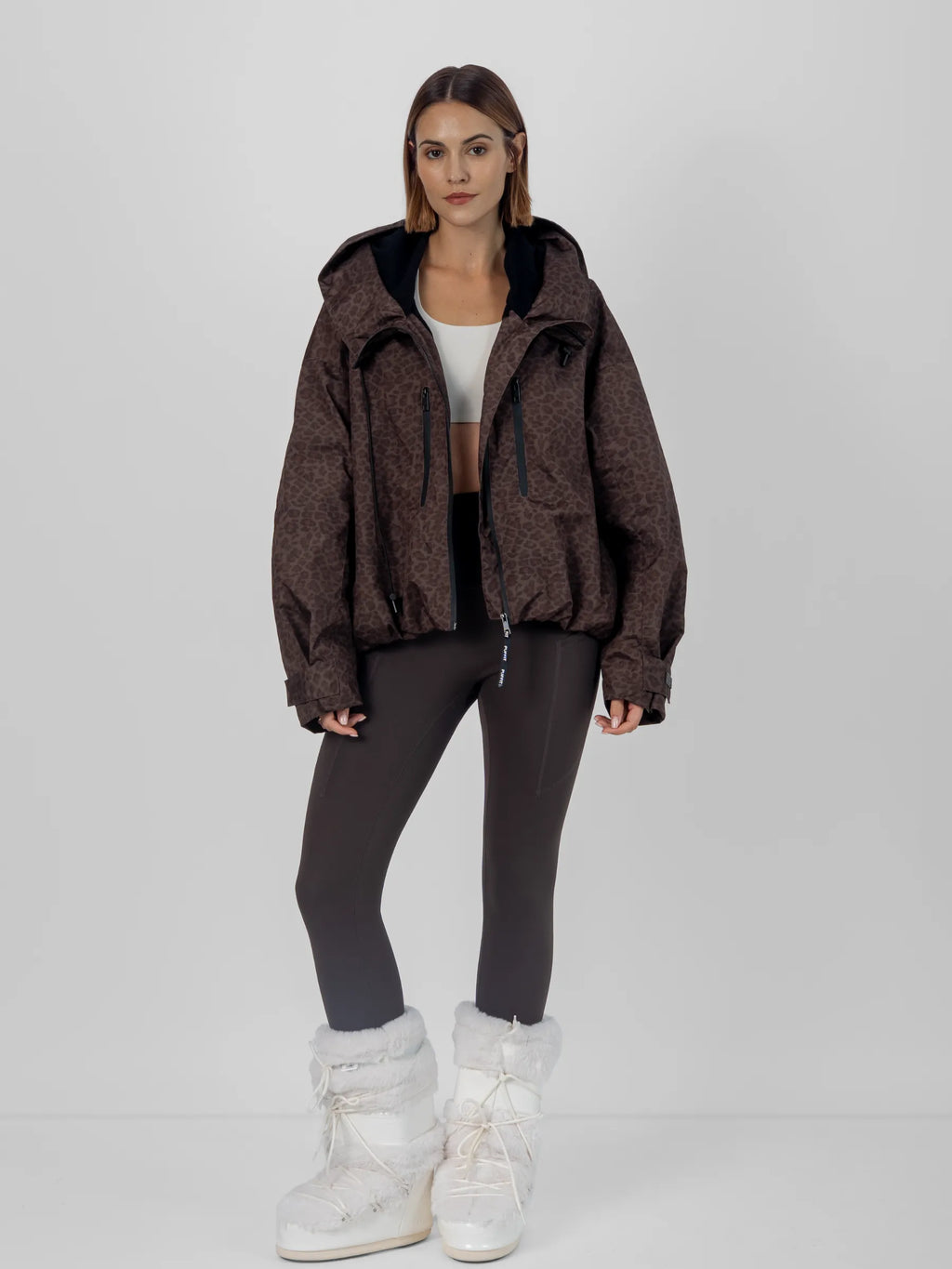 Chaqueta impermeable oversize y de talla única con tecnología STM-TEX™.
