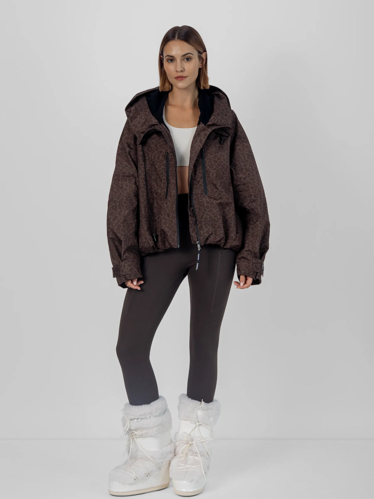 Chaqueta impermeable oversize y de talla única con tecnología STM-TEX™.