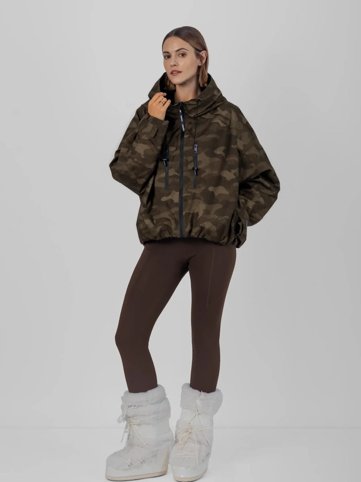 Chaqueta impermeable oversize y de talla única con tecnología STM-TEX™.