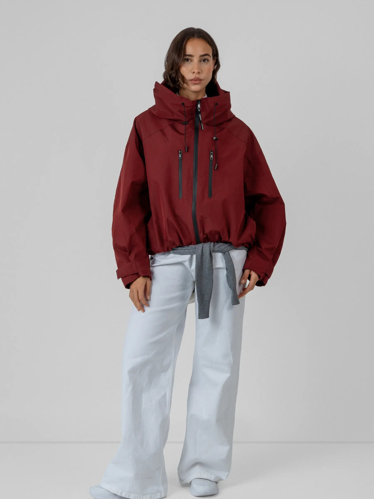 Chaqueta impermeable oversize y de talla única con tecnología STM-TEX™.