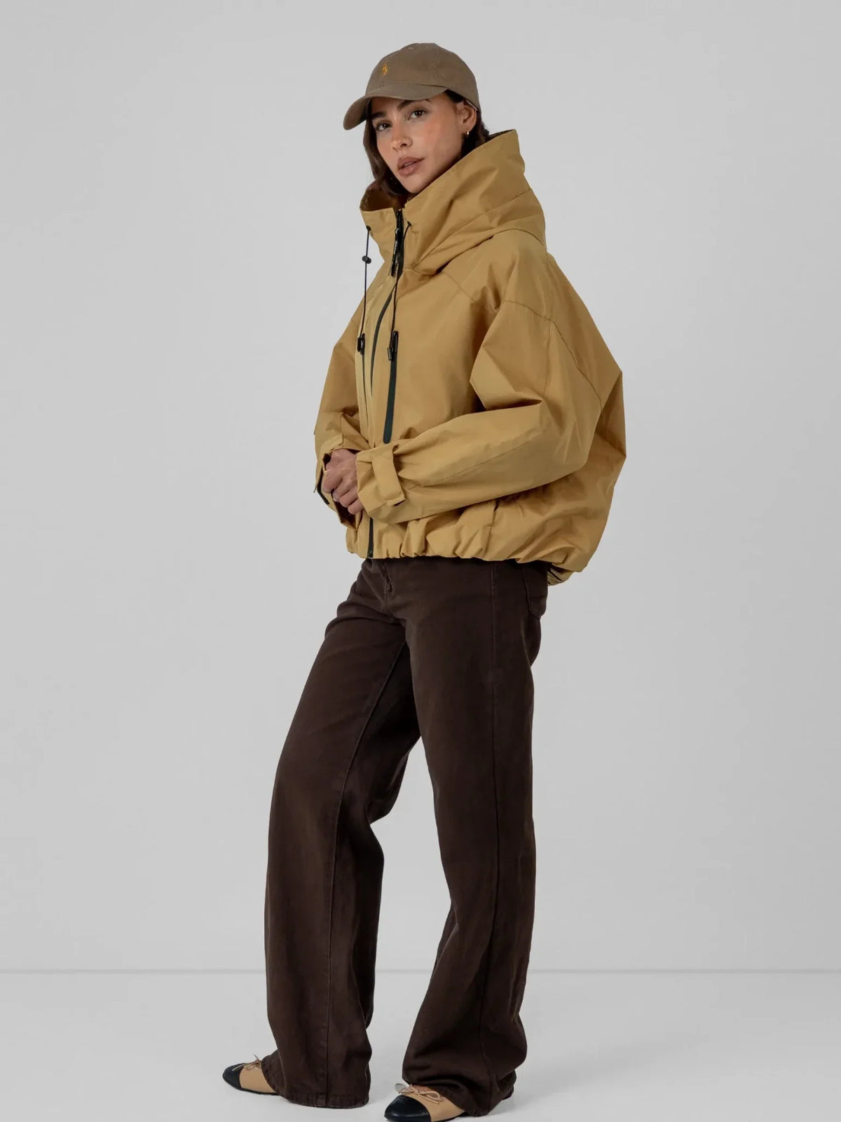 Chaqueta impermeable oversize y de talla única con tecnología STM-TEX™.