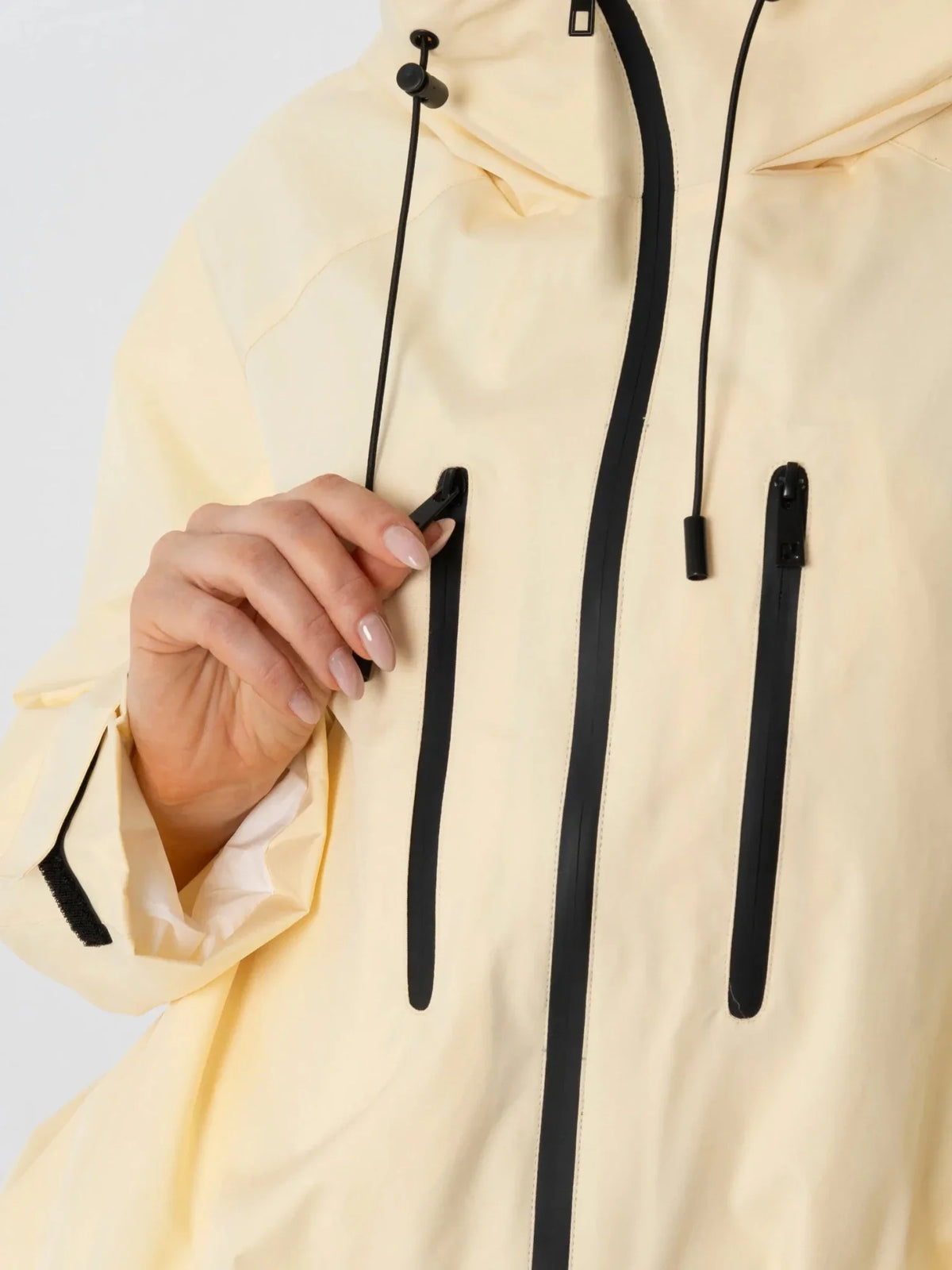 Chaqueta impermeable oversize y de talla única con tecnología STM-TEX™.