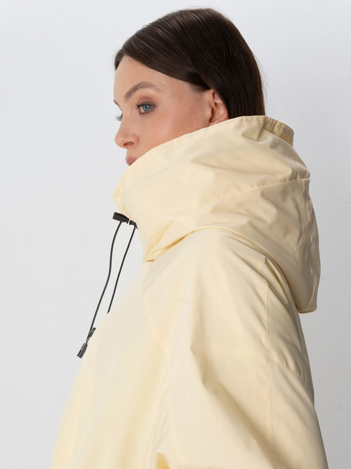 Chaqueta impermeable oversize y de talla única con tecnología STM-TEX™.