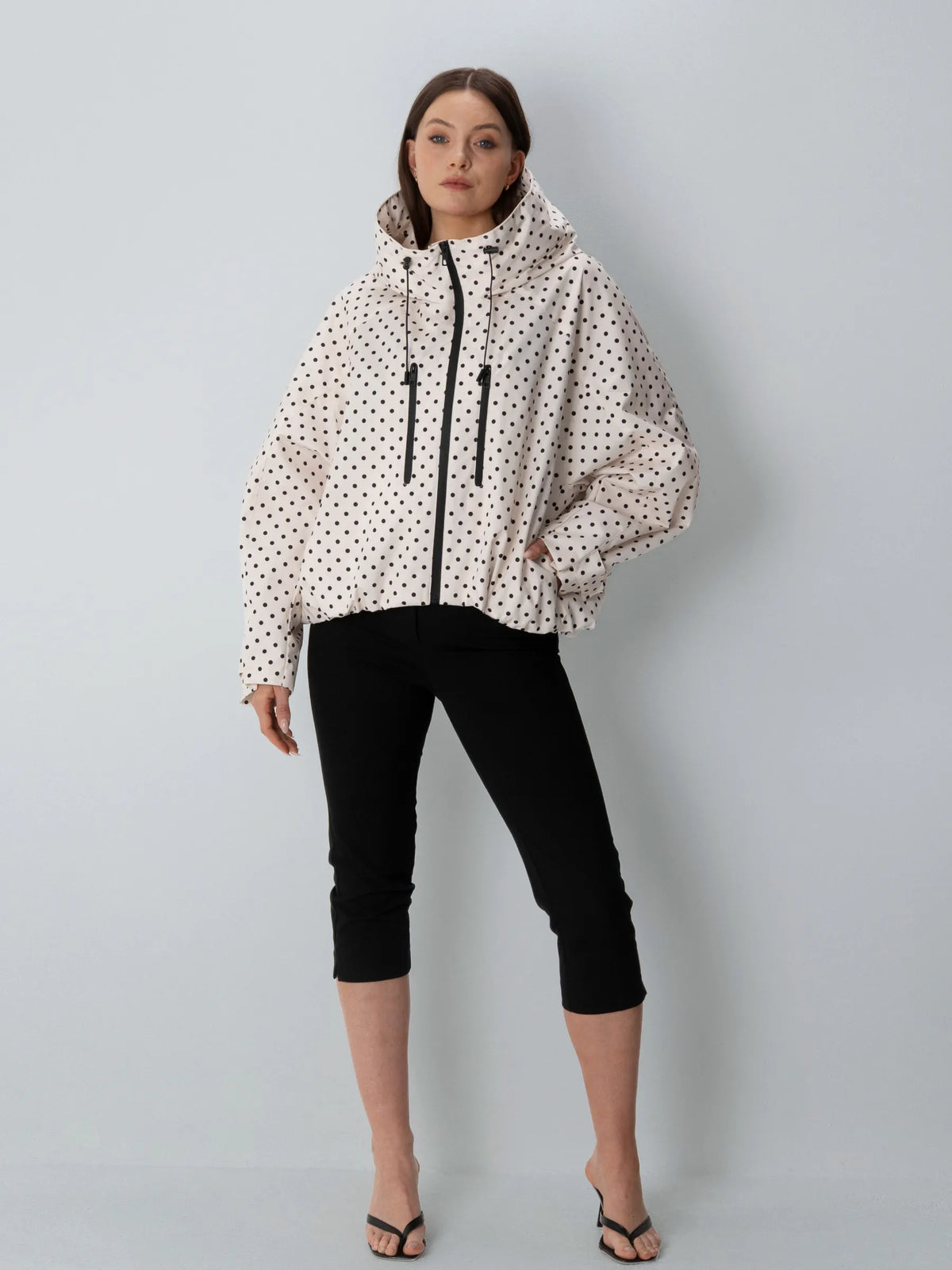 Chaqueta impermeable oversize y de talla única con tecnología STM-TEX™.